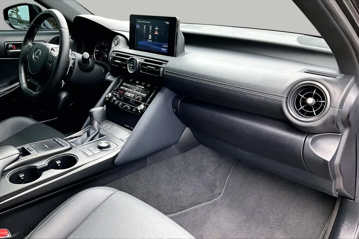 2025 Lexus IS 350 F SPORT Design thumbnail 19