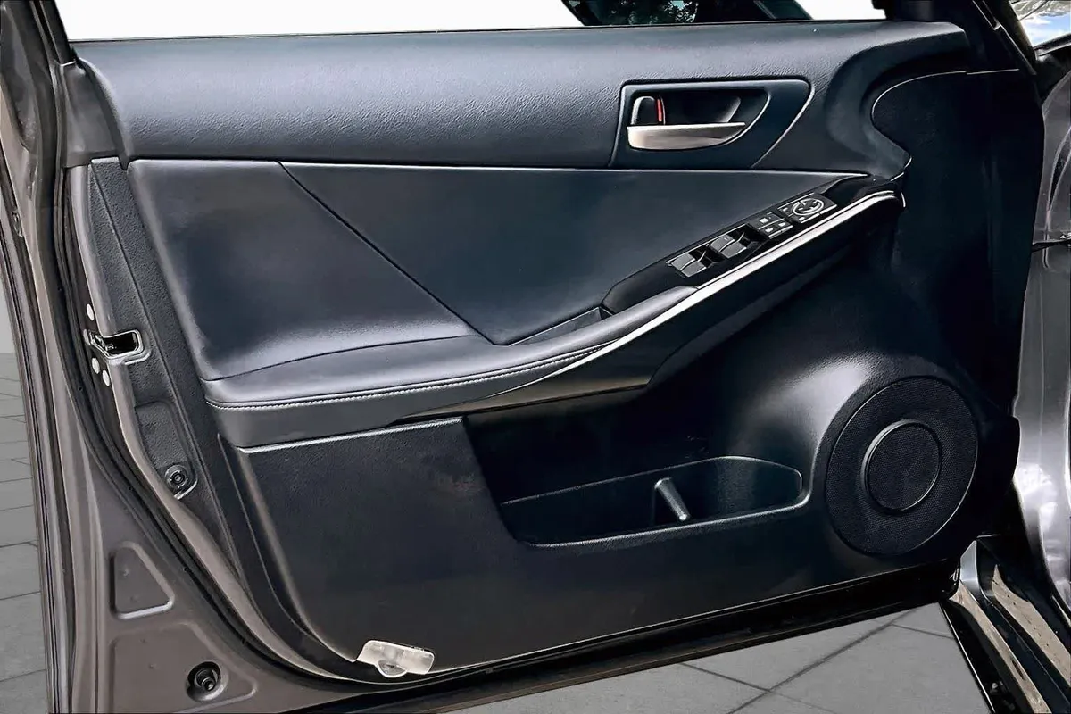 2025 Lexus IS 350 F SPORT Design thumbnail 26