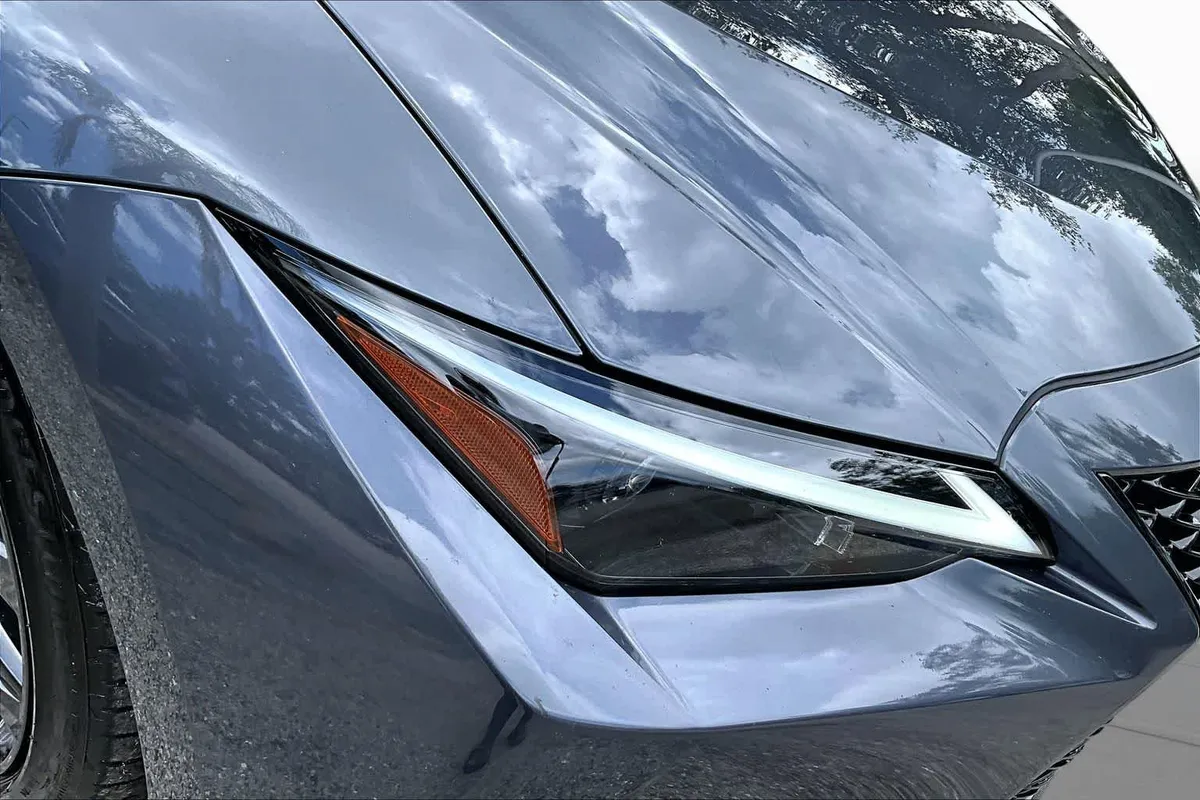 2025 Lexus IS 350 F SPORT Design thumbnail 28