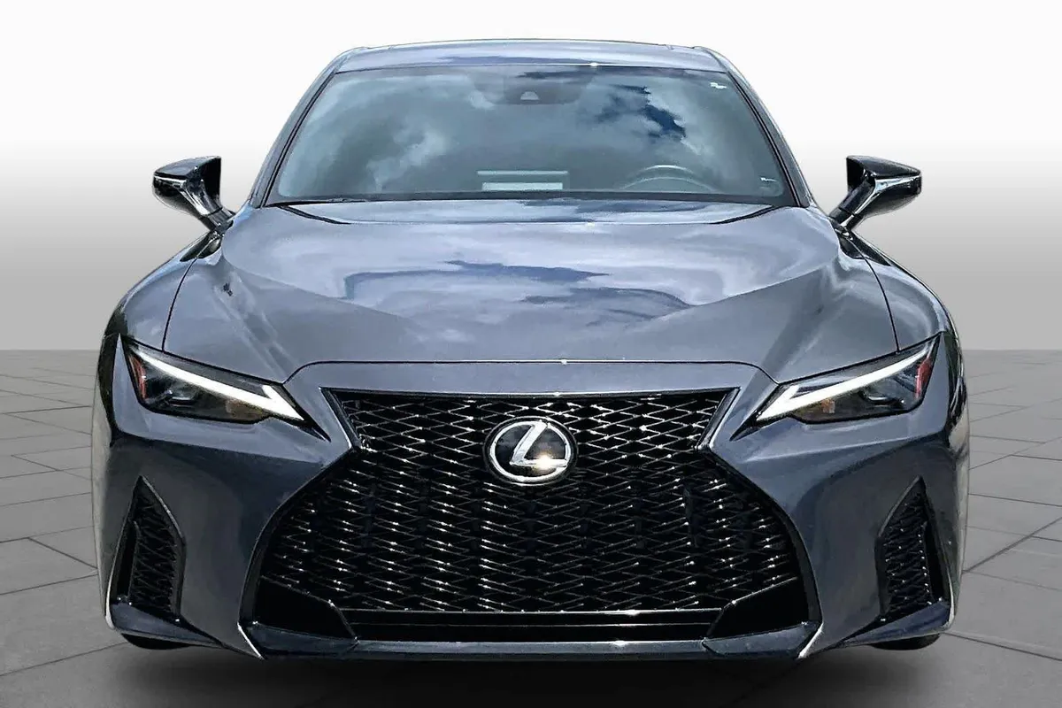 2025 Lexus IS 350 F SPORT Design thumbnail 4