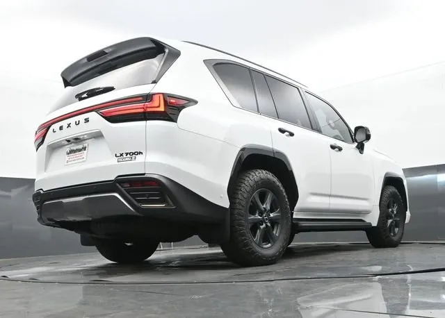 2025 Lexus LX 700h Overtrail thumbnail 27