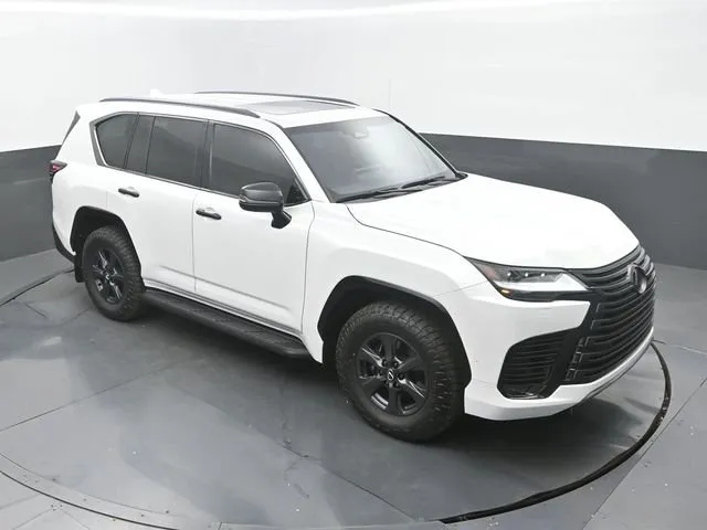 2025 Lexus LX 700h Overtrail thumbnail 29