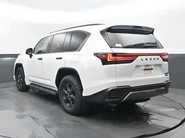 2025 Lexus LX 700h Overtrail thumbnail 3