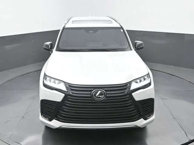 2025 Lexus LX 700h Overtrail thumbnail 30