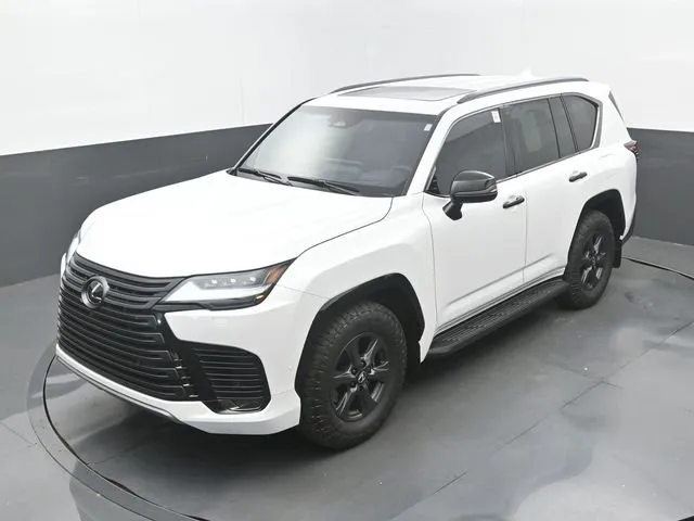 2025 Lexus LX 700h Overtrail thumbnail 32
