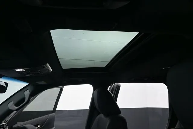 2025 Lexus LX 700h Overtrail thumbnail 4
