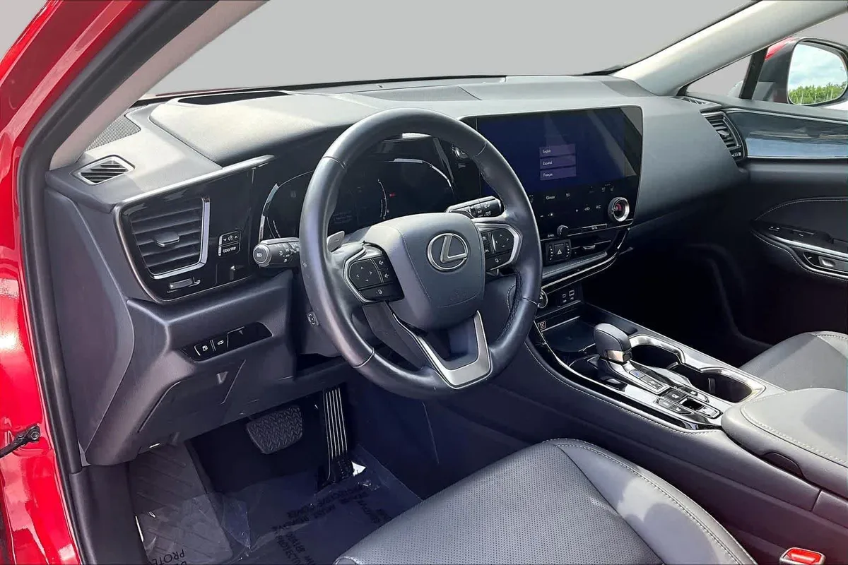 2025 Lexus NX 350h Premium thumbnail 17