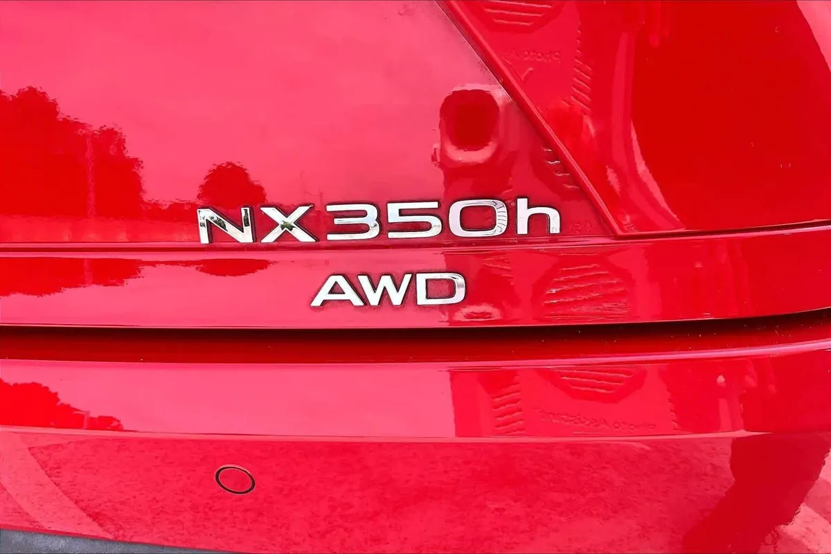 2025 Lexus NX 350h Premium thumbnail 30
