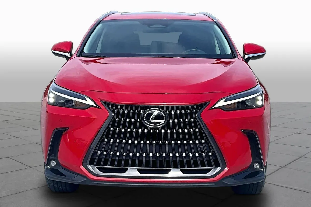 2025 Lexus NX 350h Premium thumbnail 4
