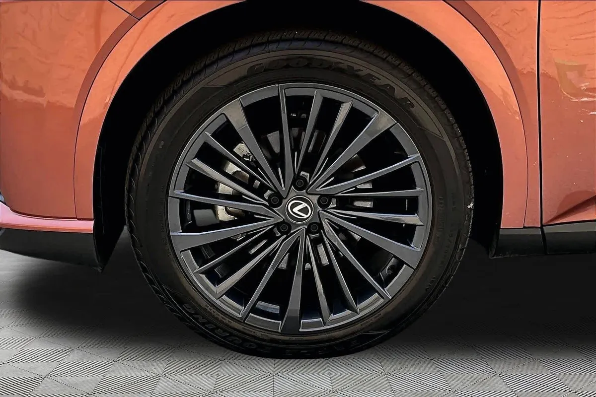 2025 Lexus RX 350 Premium thumbnail 11