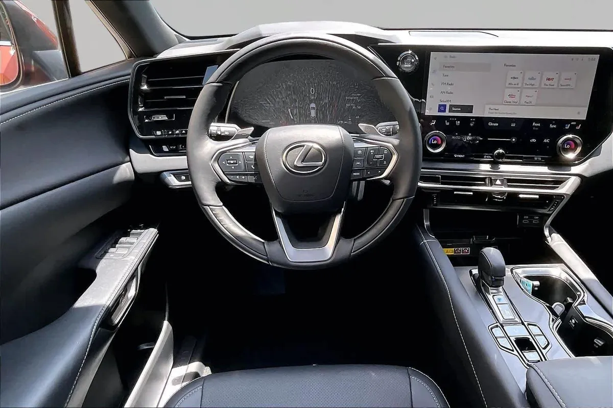 2025 Lexus RX 350 Premium thumbnail 6