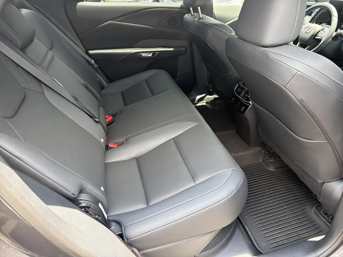 2025 Lexus RX 350h Premium thumbnail 25