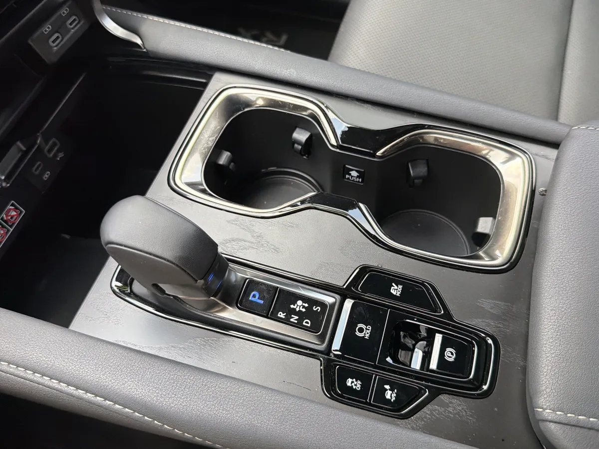 2025 Lexus RX 350h Premium thumbnail 8