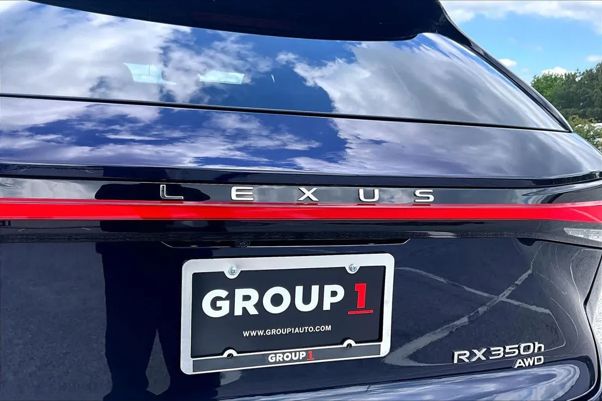 2025 Lexus RX 350h Premium Plus thumbnail 10