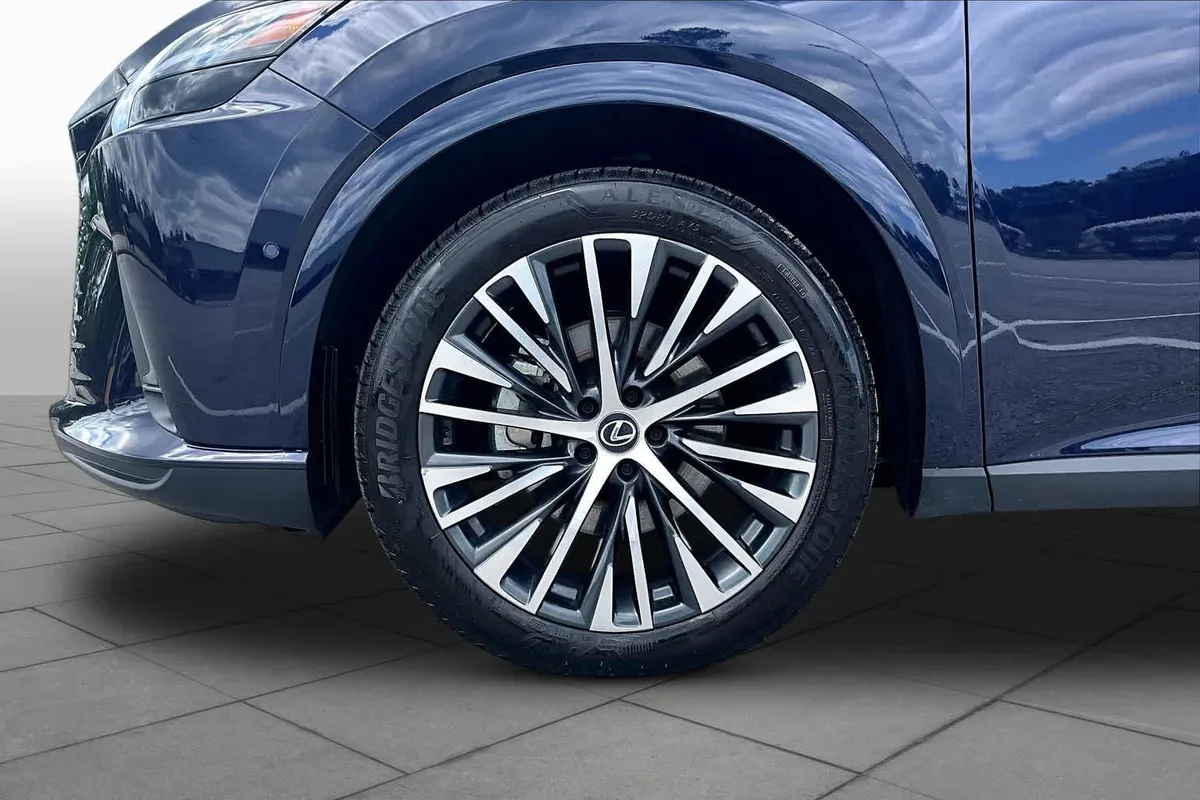 2025 Lexus RX 350h Premium Plus thumbnail 11
