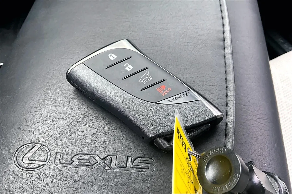 2025 Lexus RX 350h Premium Plus thumbnail 15