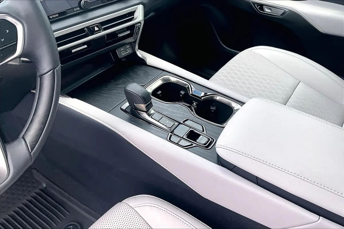 2025 Lexus RX 350h Premium Plus thumbnail 17