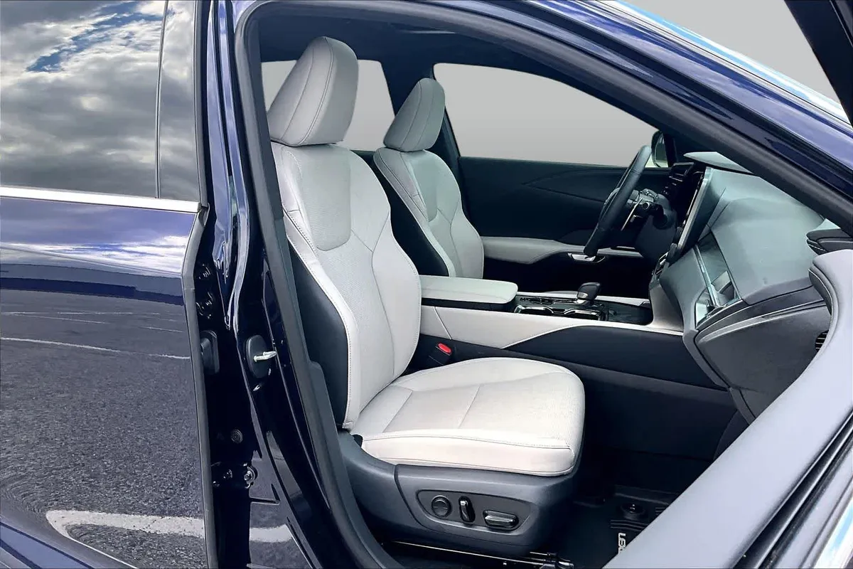 2025 Lexus RX 350h Premium Plus thumbnail 9