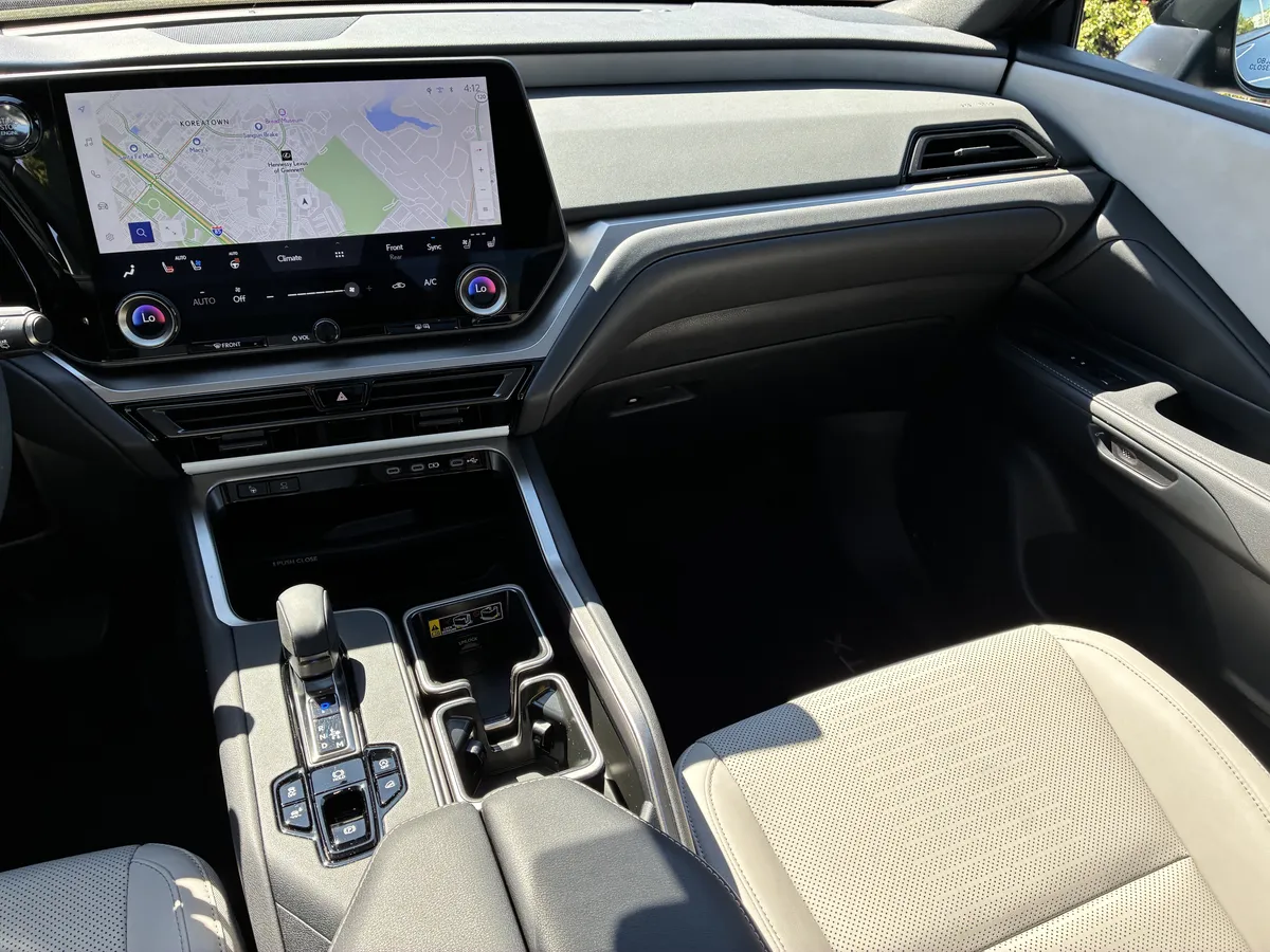 2025 Lexus TX TX 350 thumbnail 18
