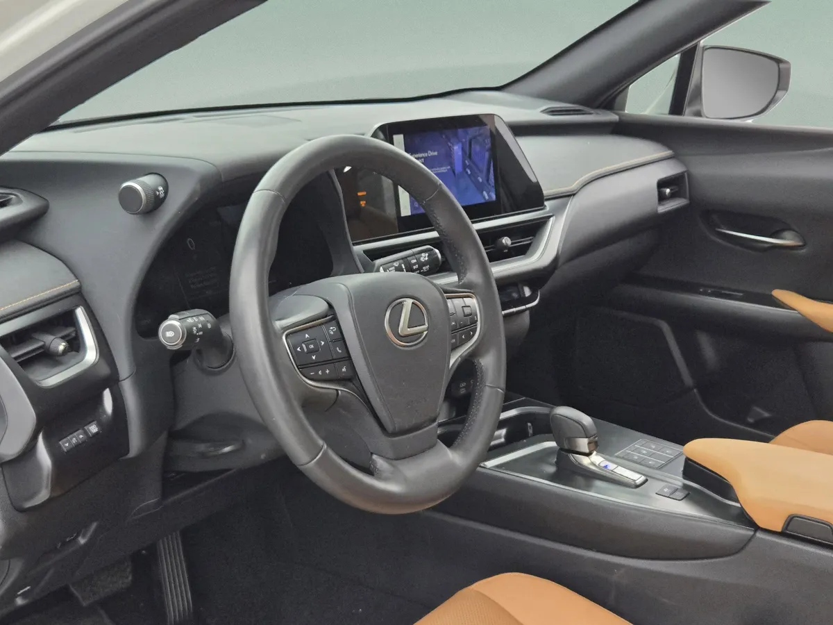 2025 LEXUS UX 300h thumbnail 12