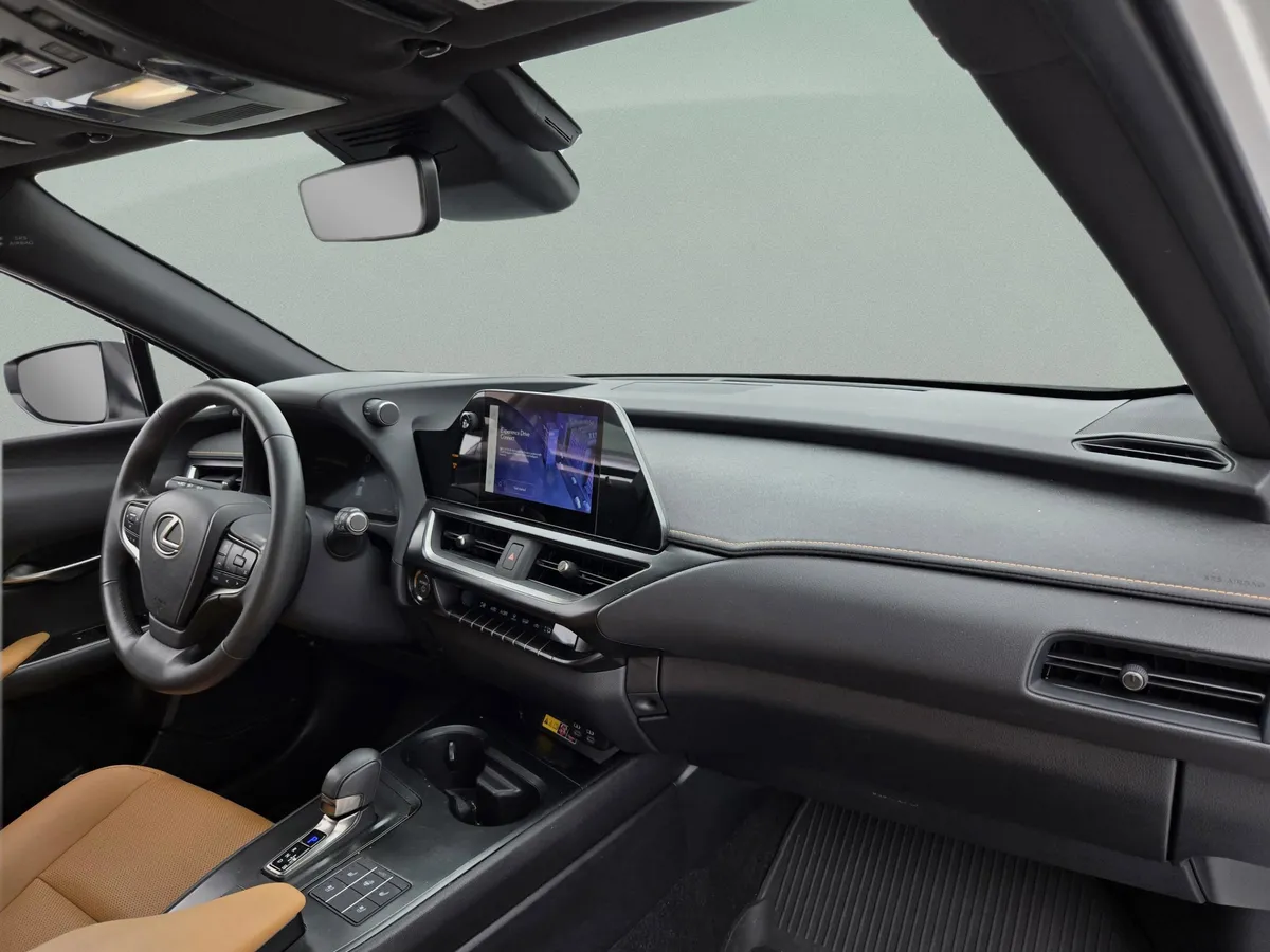 2025 LEXUS UX 300h thumbnail 27