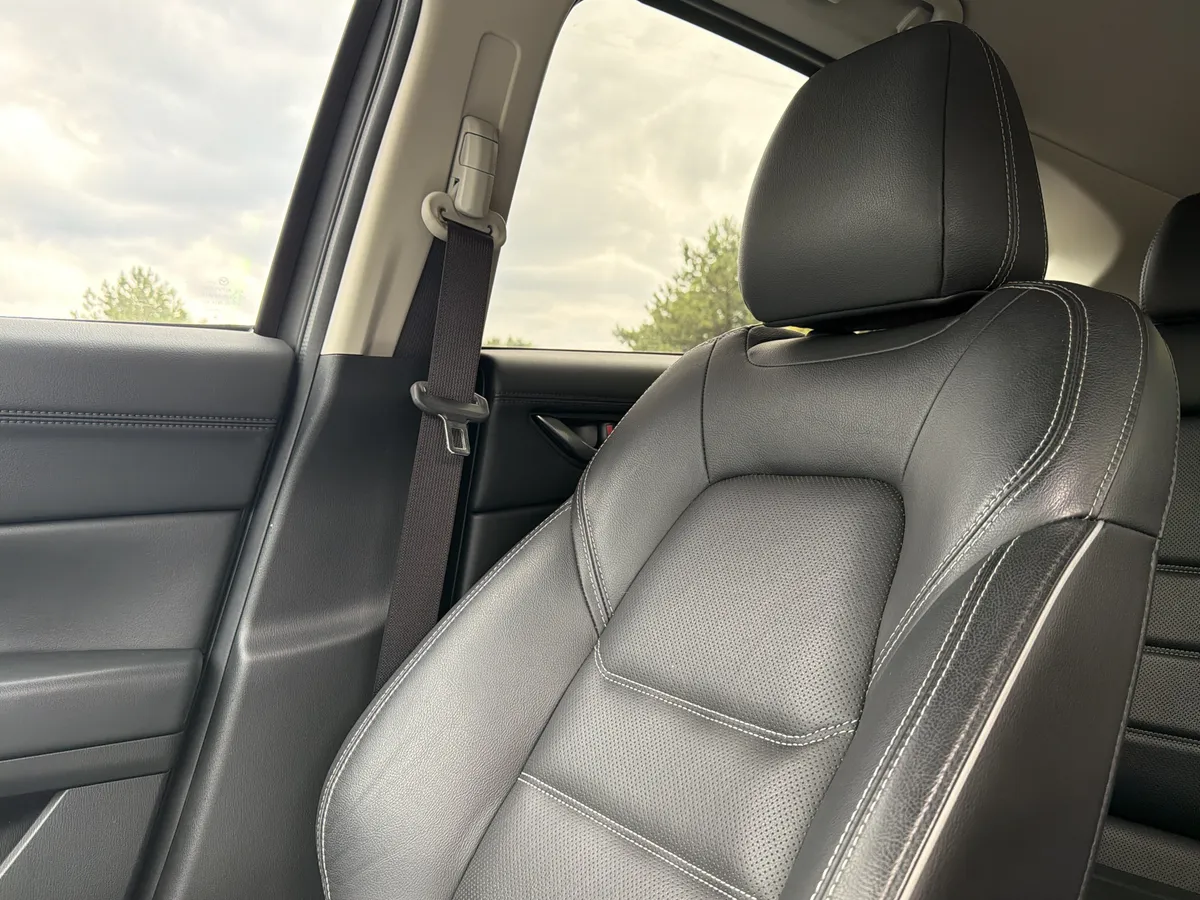 2025 Mazda CX-5 2.5 S Preferred Package thumbnail 25