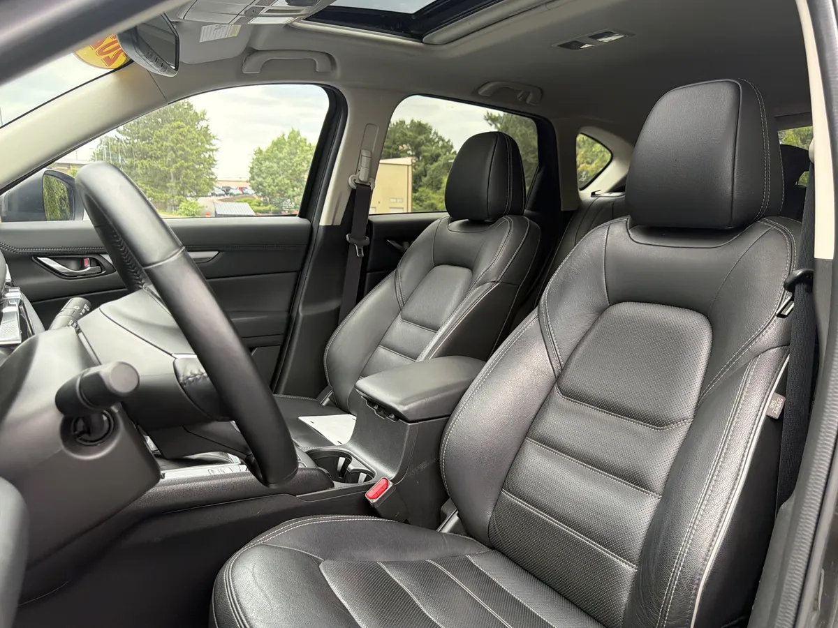 2025 Mazda CX-5 2.5 S Preferred Package thumbnail 6