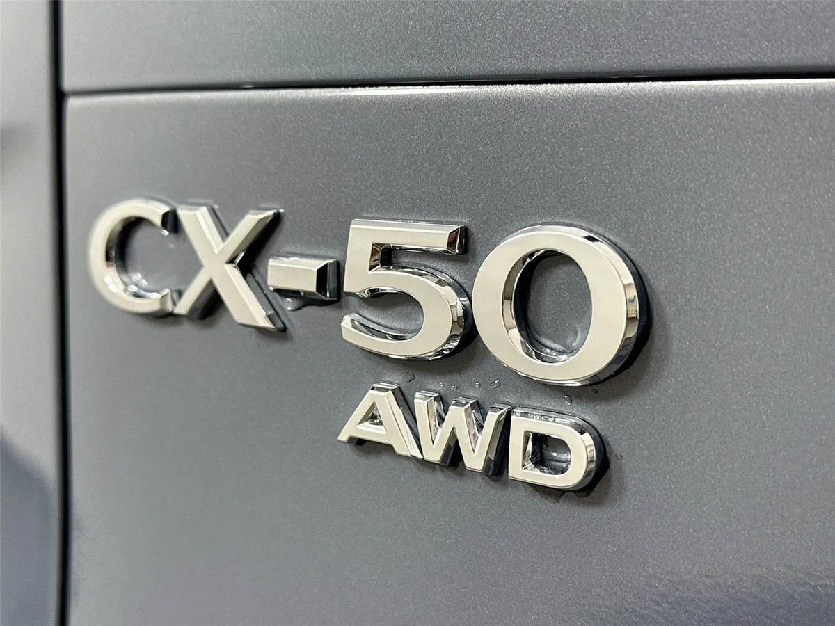 2025 Mazda CX-50 2.5 S Preferred Package thumbnail 11