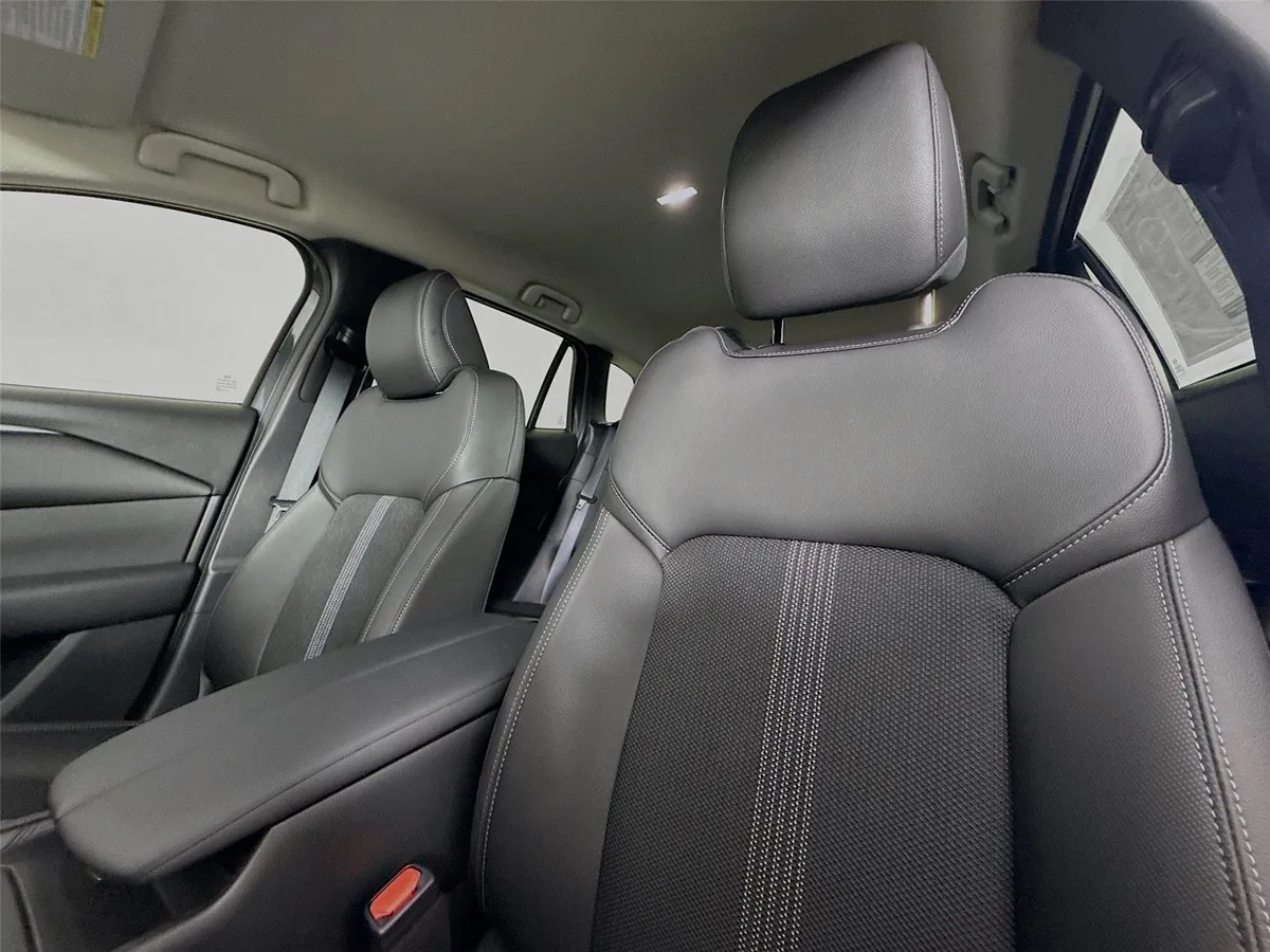 2025 Mazda CX-50 2.5 S Preferred Package thumbnail 15