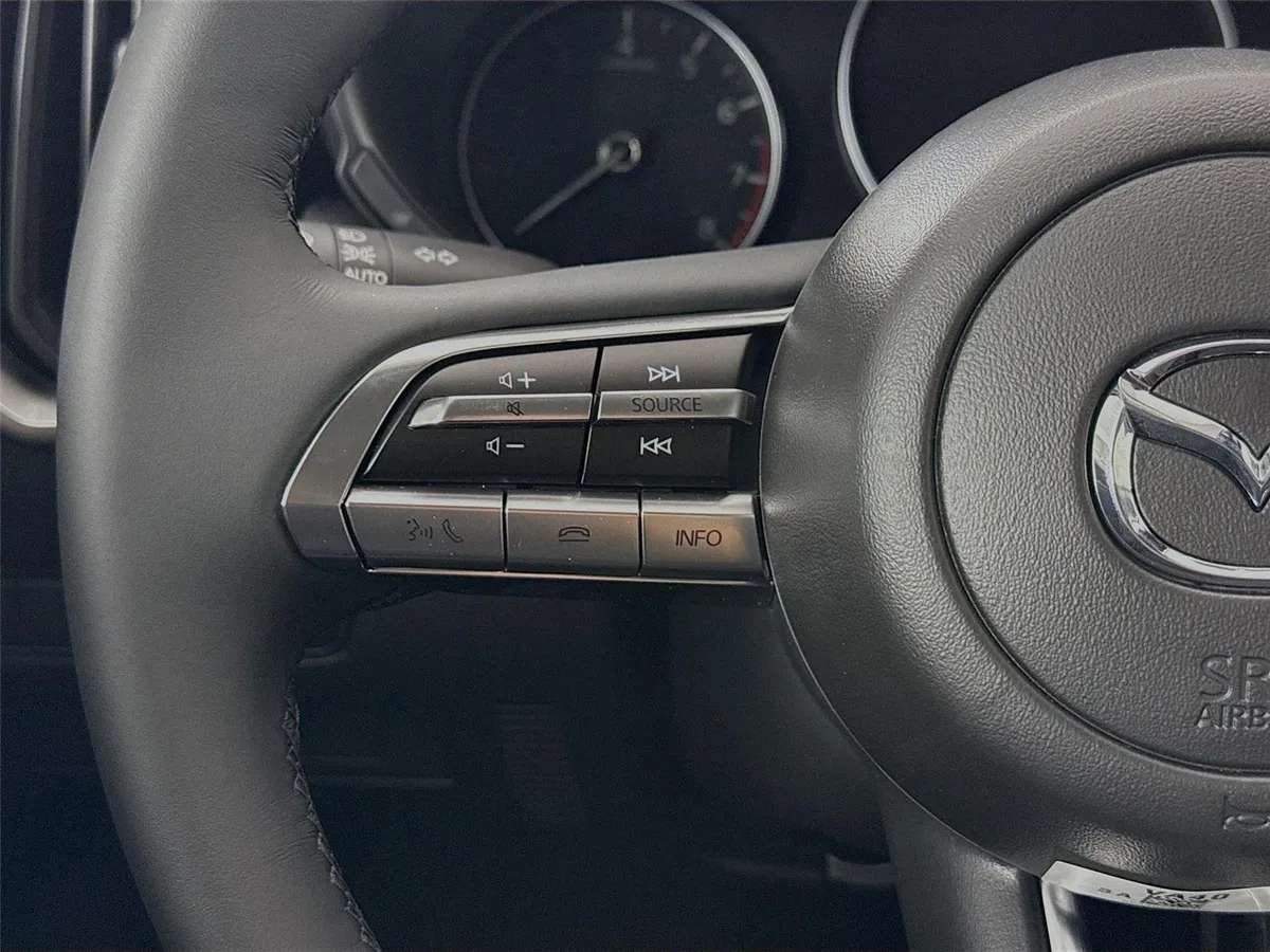 2025 Mazda CX-50 2.5 S Preferred Package thumbnail 17
