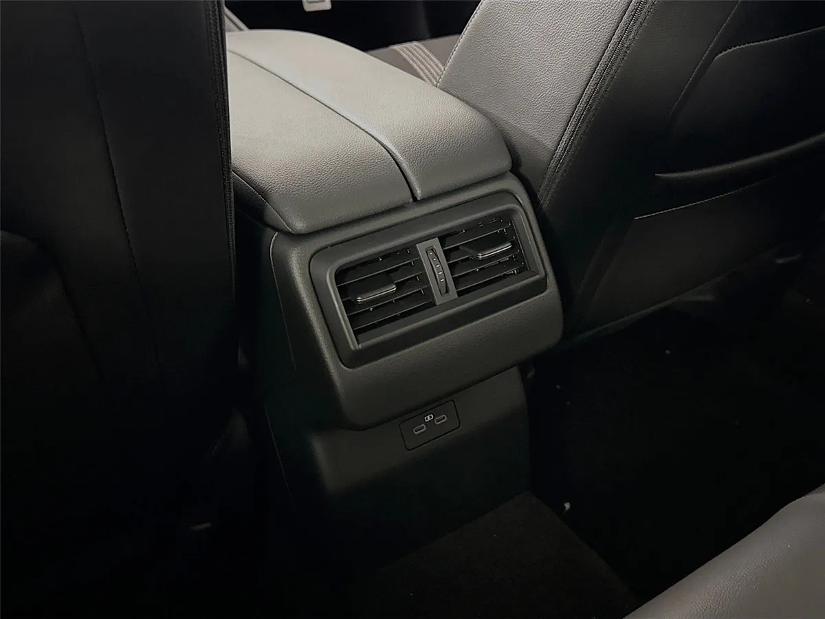 2025 Mazda CX-50 2.5 S Preferred Package thumbnail 36