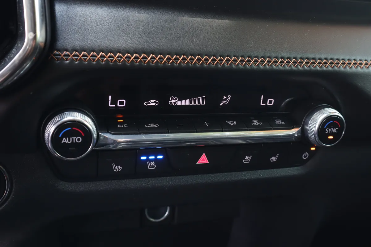 2025 Mazda CX-50 2.5 S Premium Plus Package thumbnail 15
