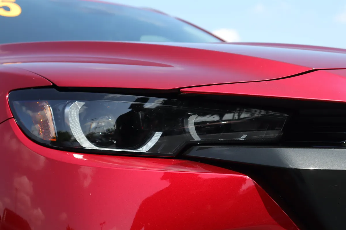 2025 Mazda CX-50 2.5 S Premium Plus Package thumbnail 31