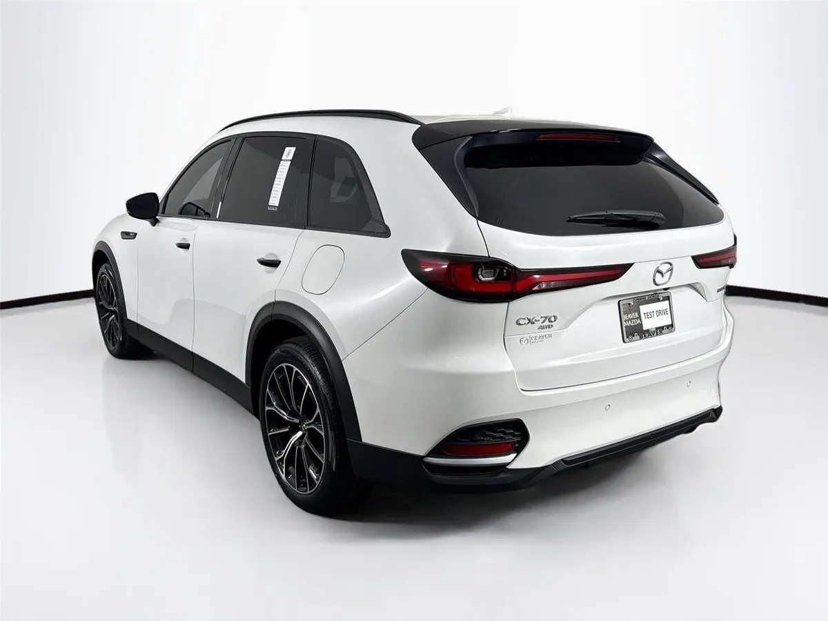 2025 Mazda CX-70 PHEV Premium Package thumbnail 13