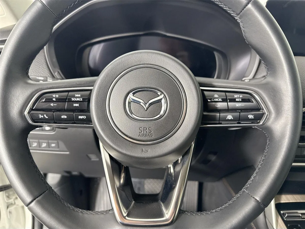 2025 Mazda CX-70 PHEV Premium Package thumbnail 17