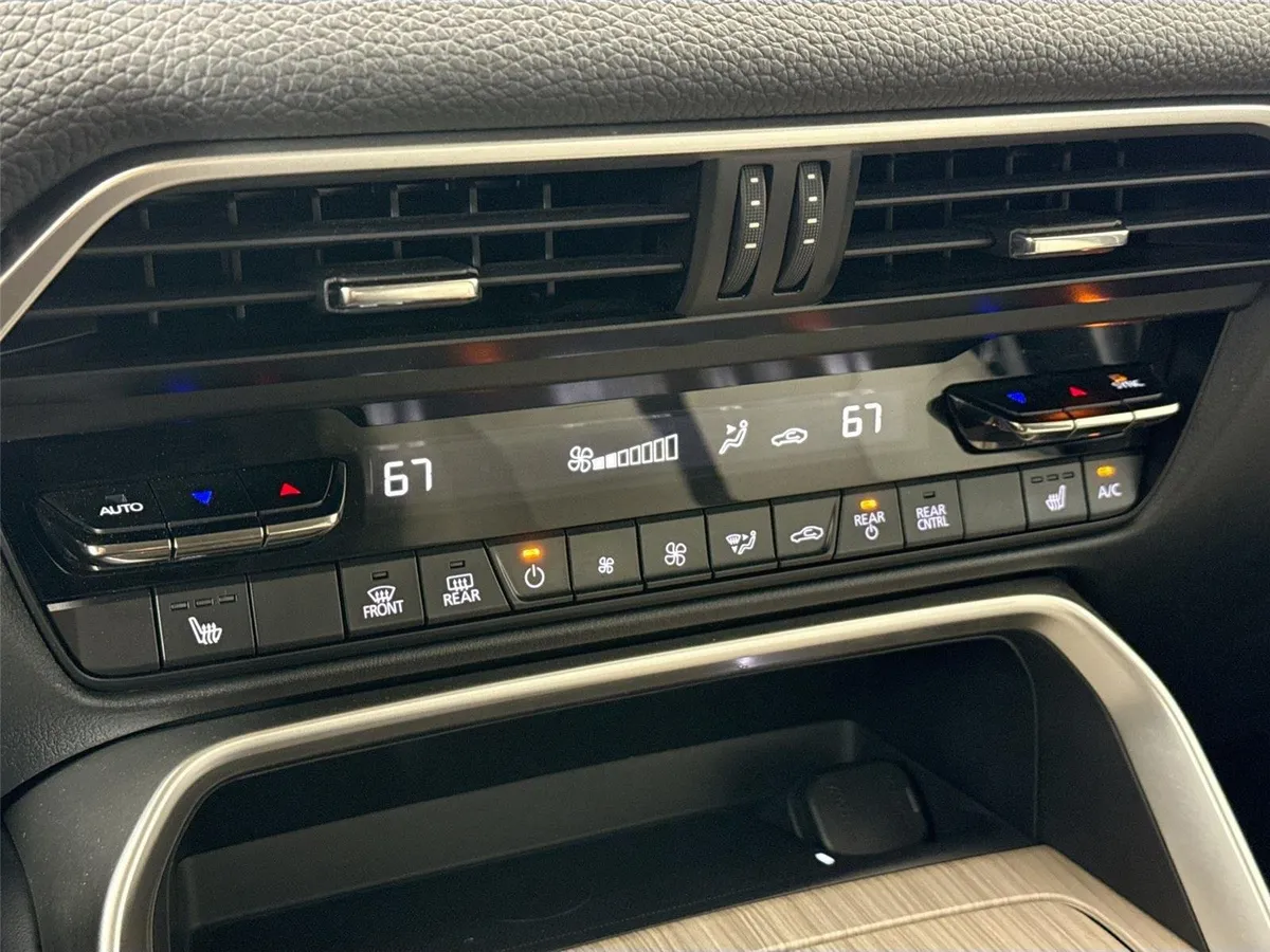 2025 Mazda CX-70 PHEV Premium Package thumbnail 26