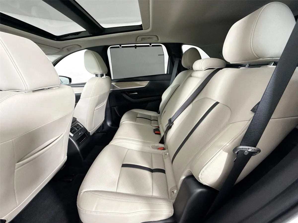 2025 Mazda CX-70 PHEV Premium Package thumbnail 31
