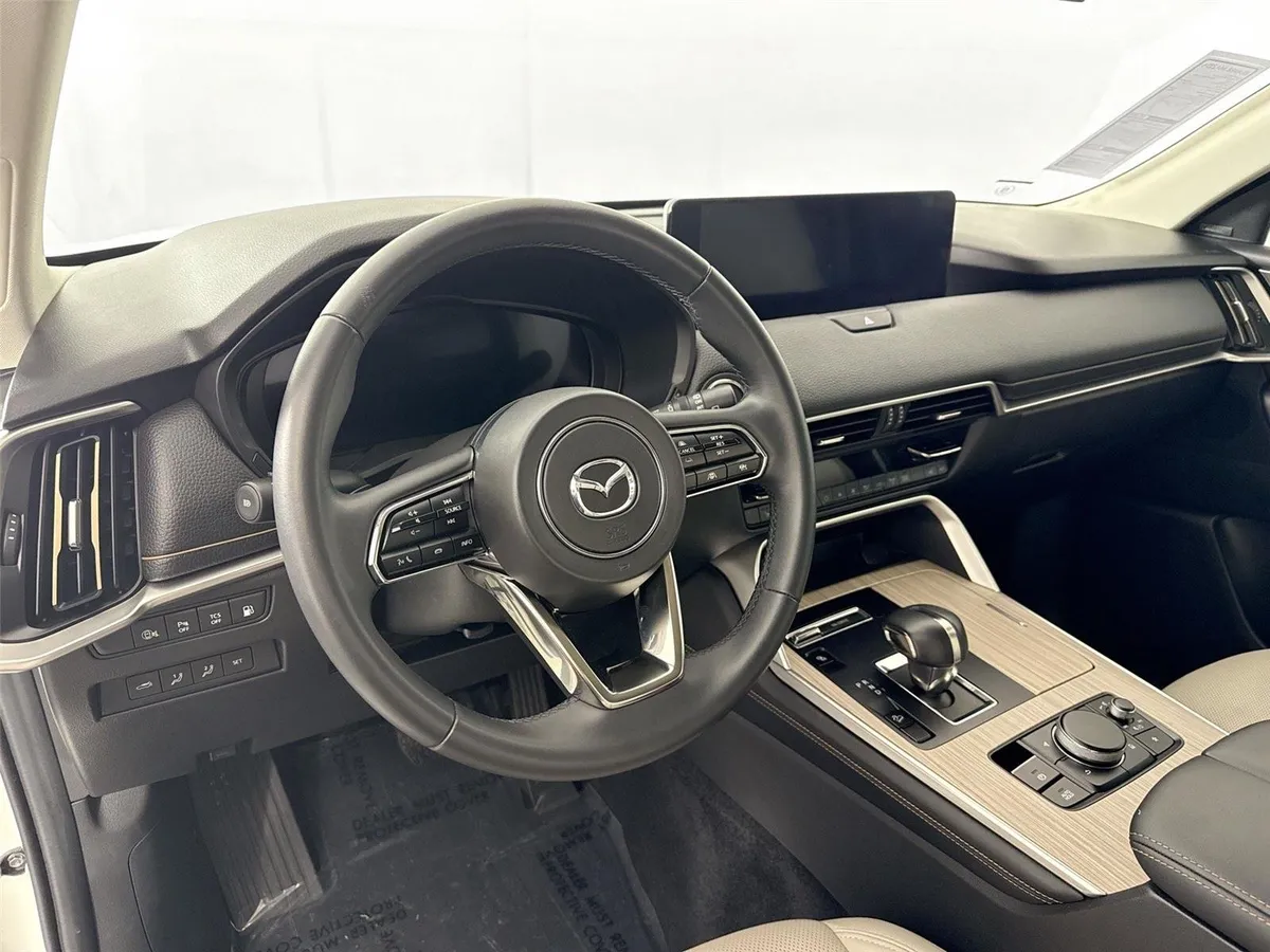 2025 Mazda CX-70 PHEV Premium Package thumbnail 4
