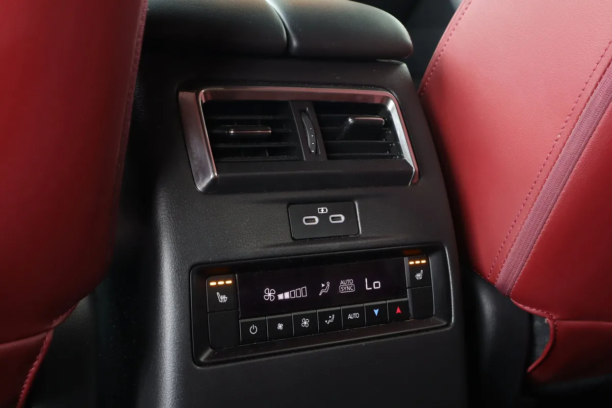 2025 Mazda CX-70 PHEV Premium Plus Package thumbnail 24
