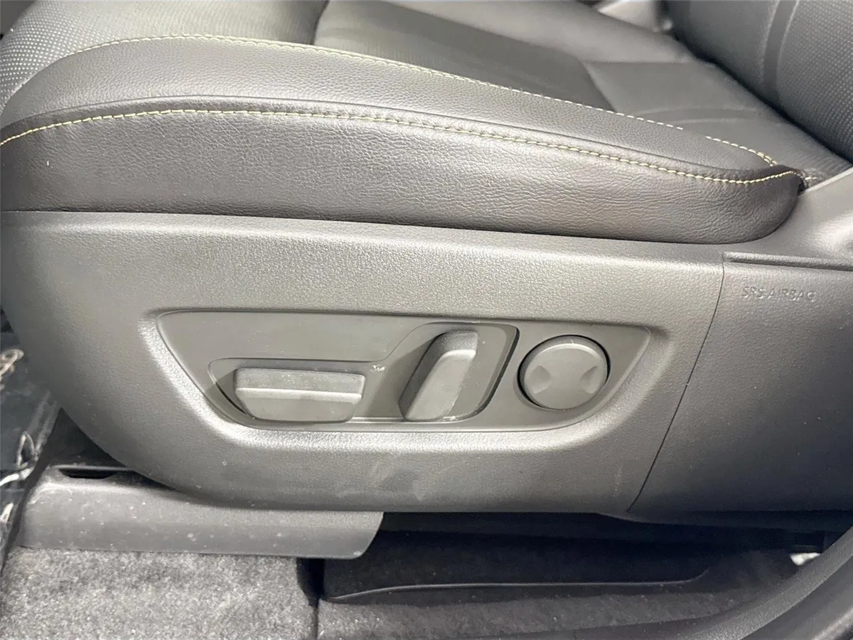 2025 Mazda CX-90 PHEV Premium Sport thumbnail 32