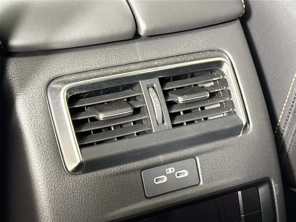 2025 Mazda CX-90 PHEV Premium Sport thumbnail 39