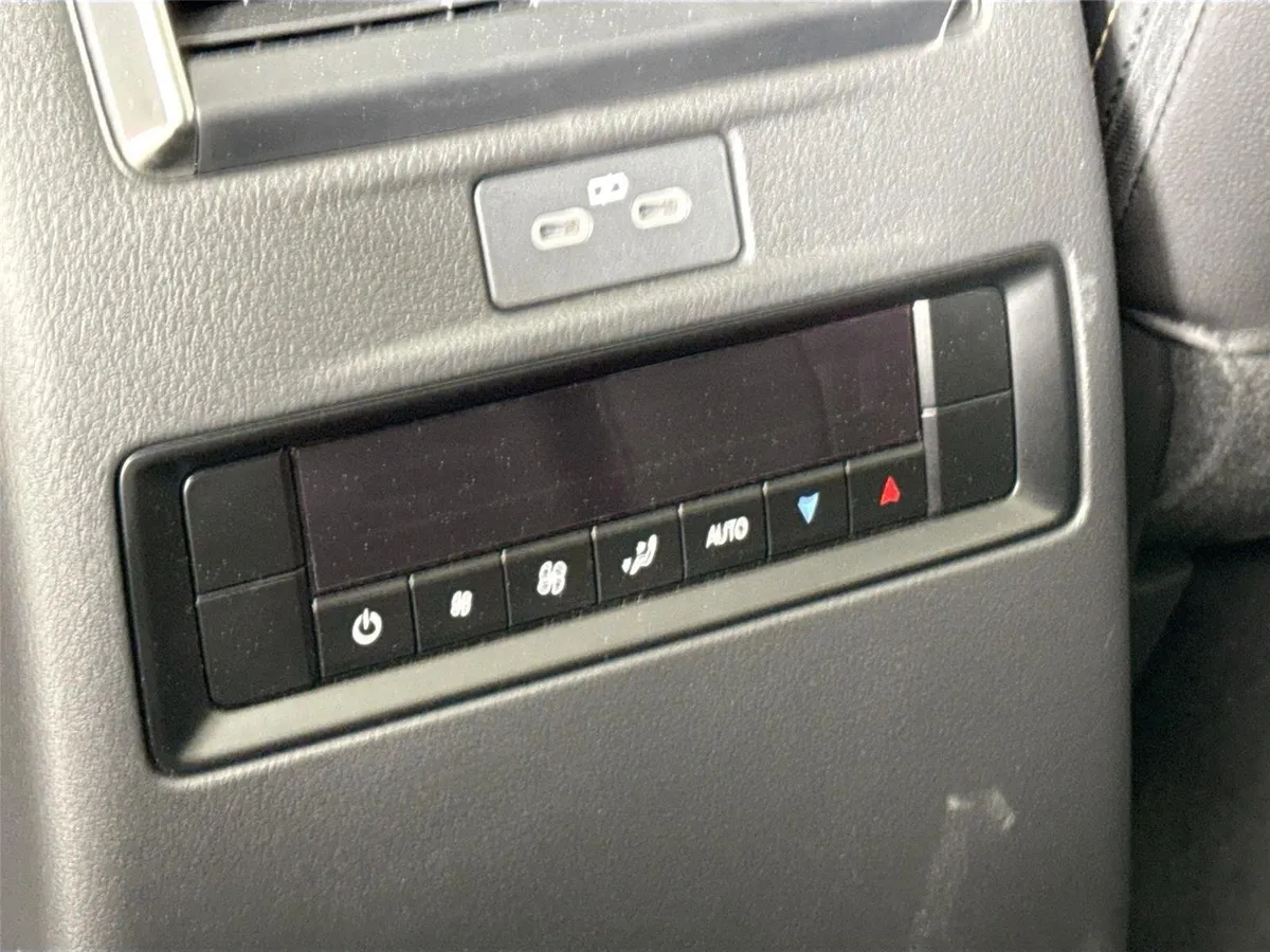 2025 Mazda CX-90 PHEV Premium Sport thumbnail 40