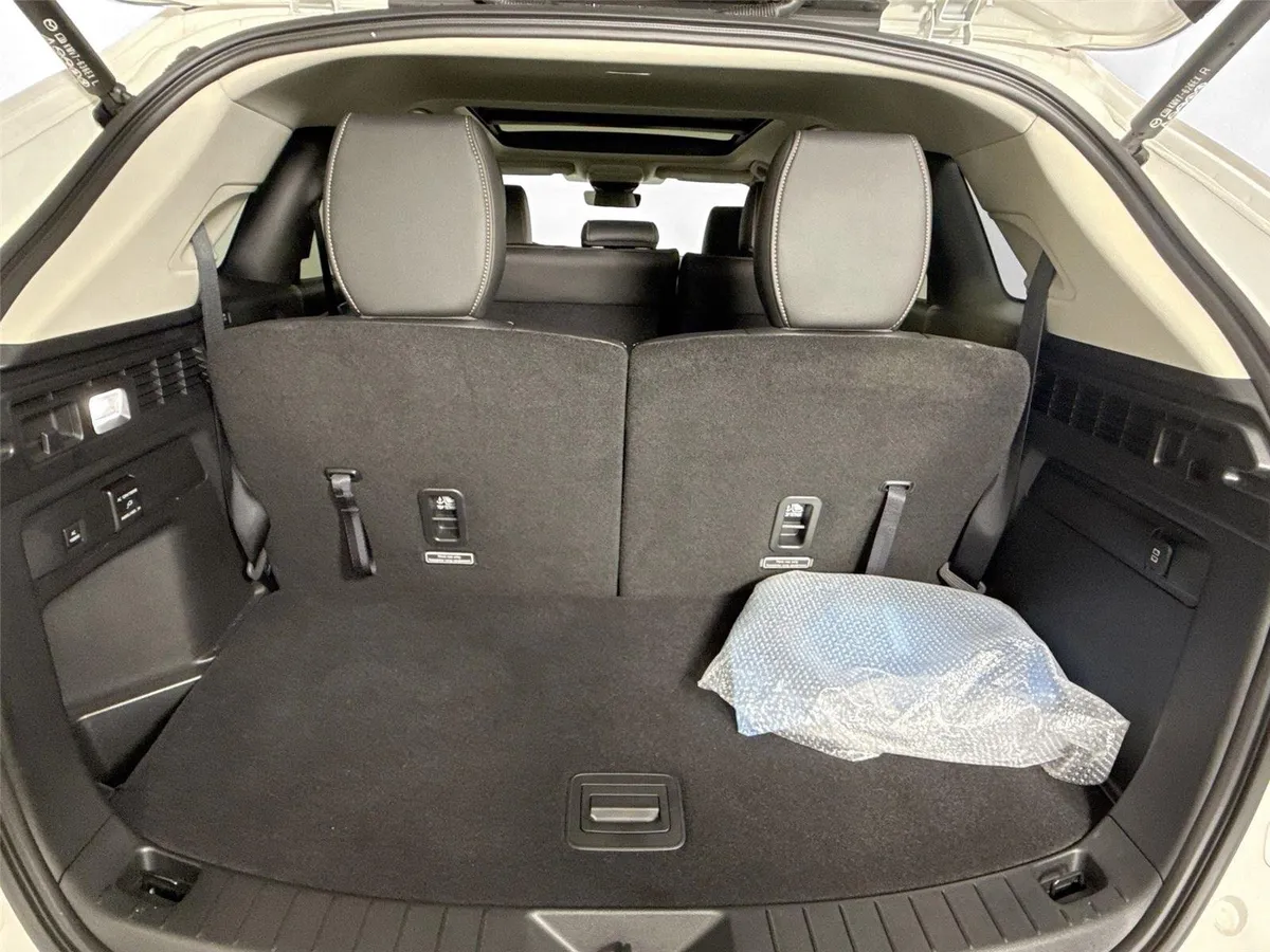 2025 Mazda CX-90 PHEV Premium Sport thumbnail 41