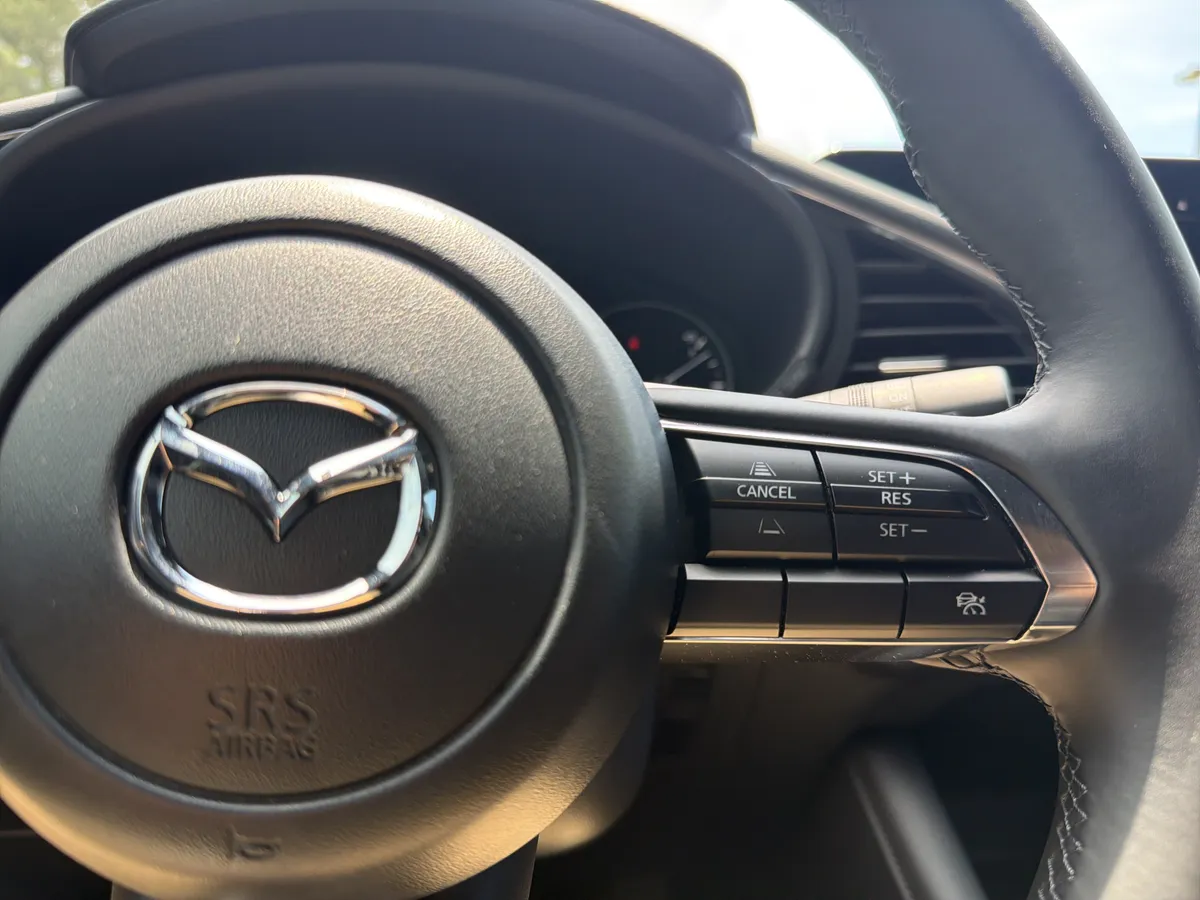 2025 Mazda Mazda3 2.5 S Preferred Package thumbnail 10