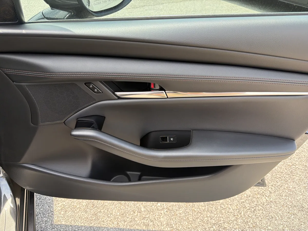 2025 Mazda Mazda3 2.5 S Preferred Package thumbnail 25