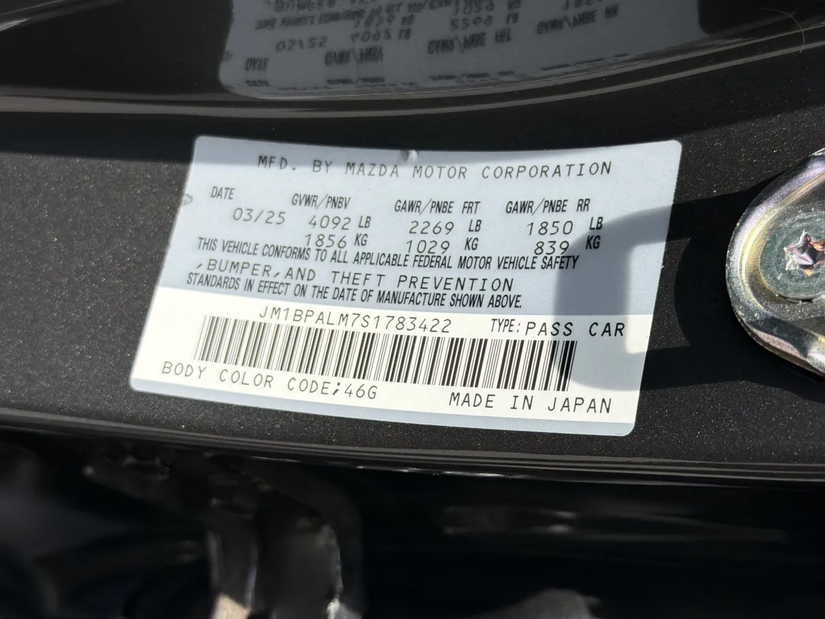 2025 Mazda Mazda3 2.5 S Preferred Package thumbnail 32