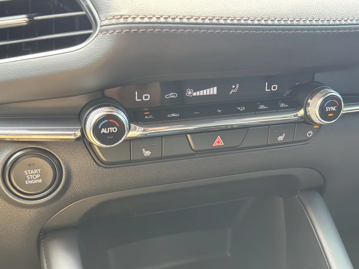 2025 Mazda Mazda3 2.5 S Preferred Package thumbnail 7