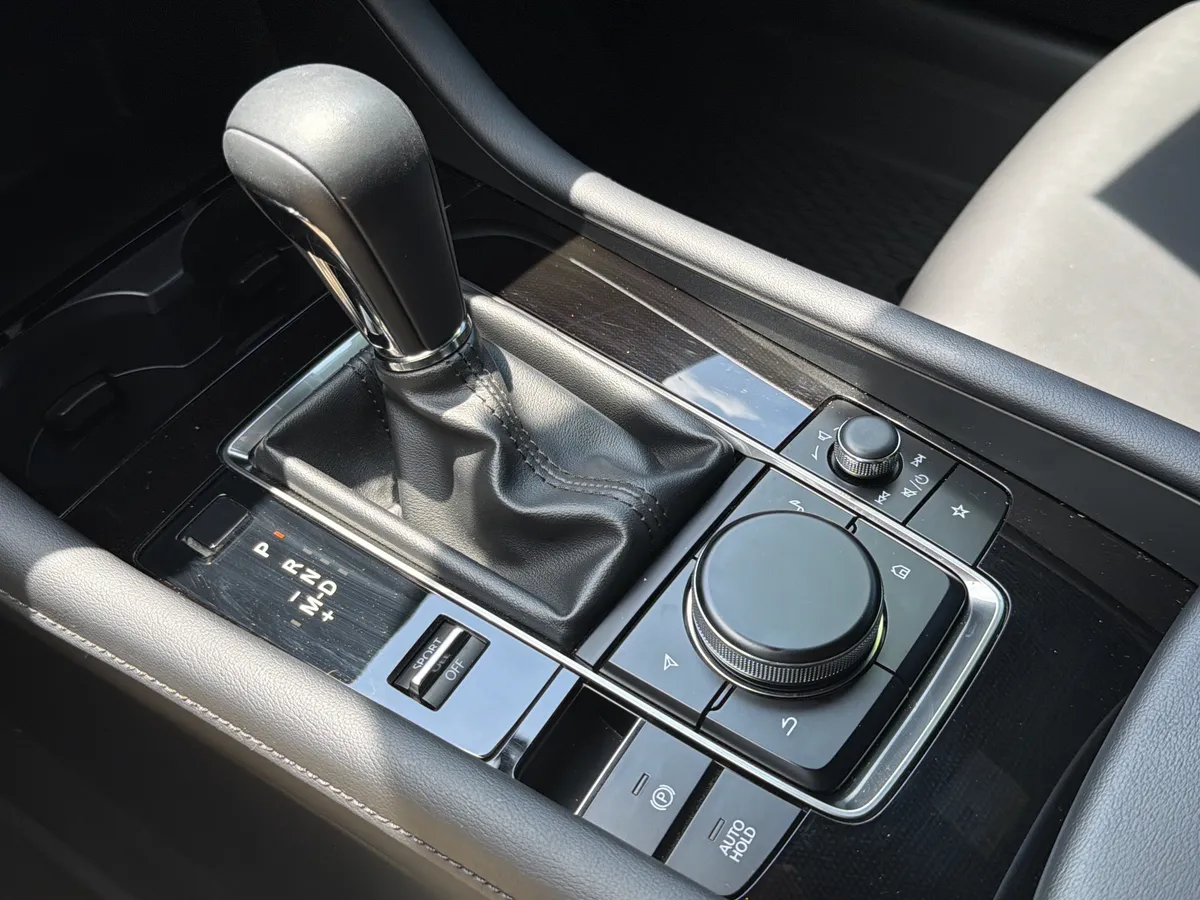 2025 Mazda Mazda3 2.5 S Preferred Package thumbnail 8