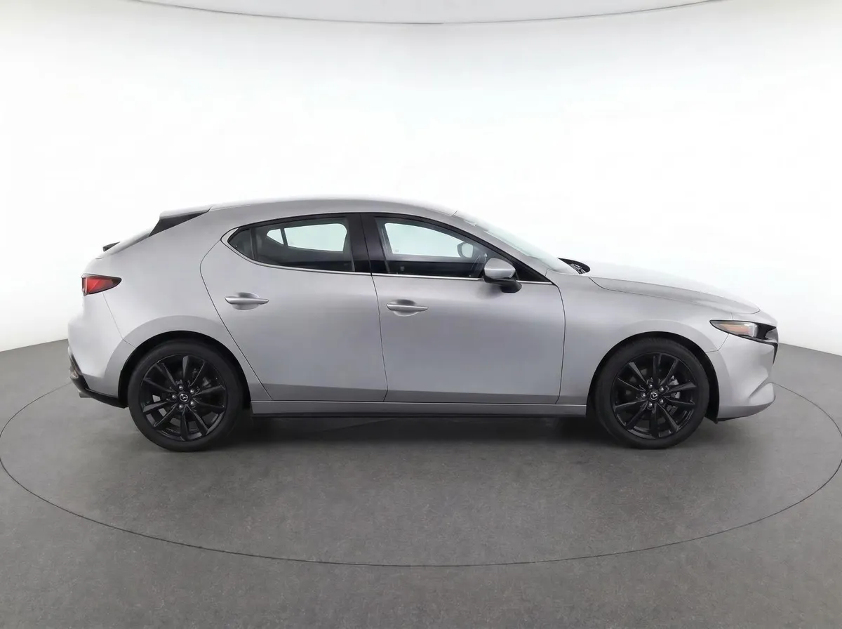 2025 Mazda Mazda3 Hatchback 2.5 S Select Sport thumbnail 8