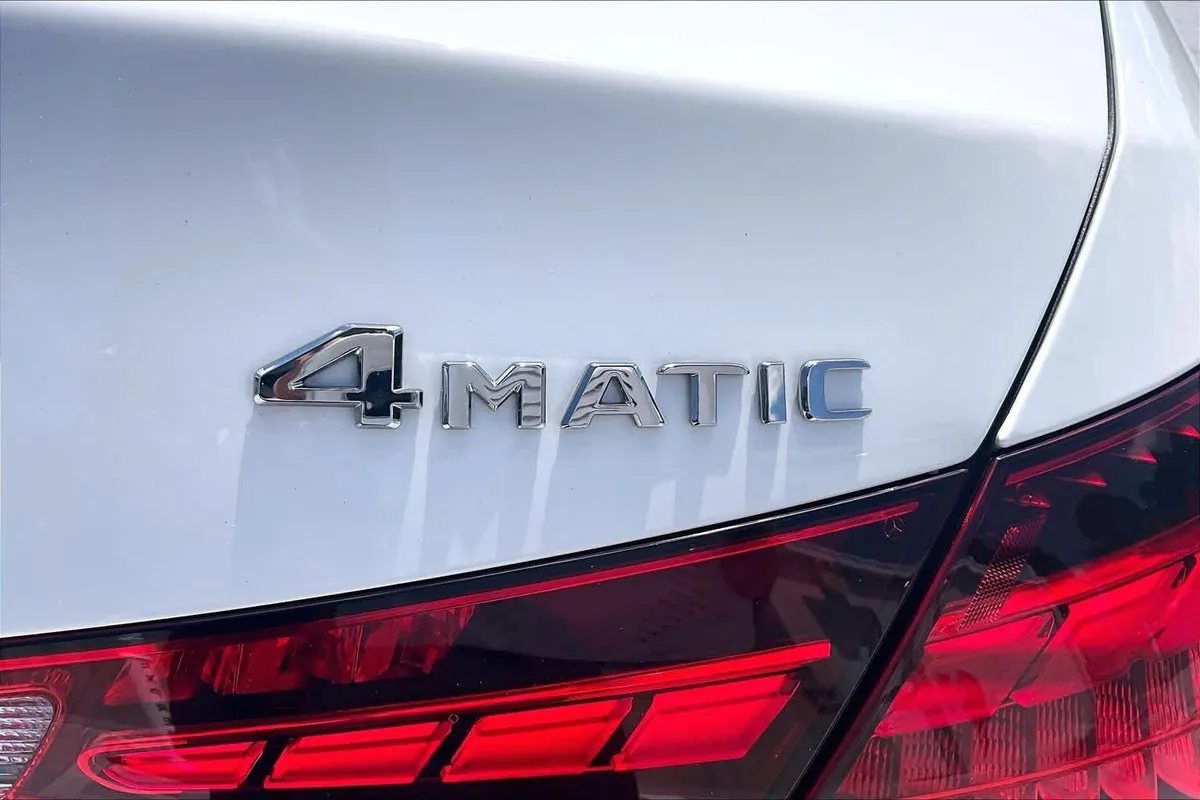 2025 Mercedes-Benz C 300 C 300 thumbnail 10